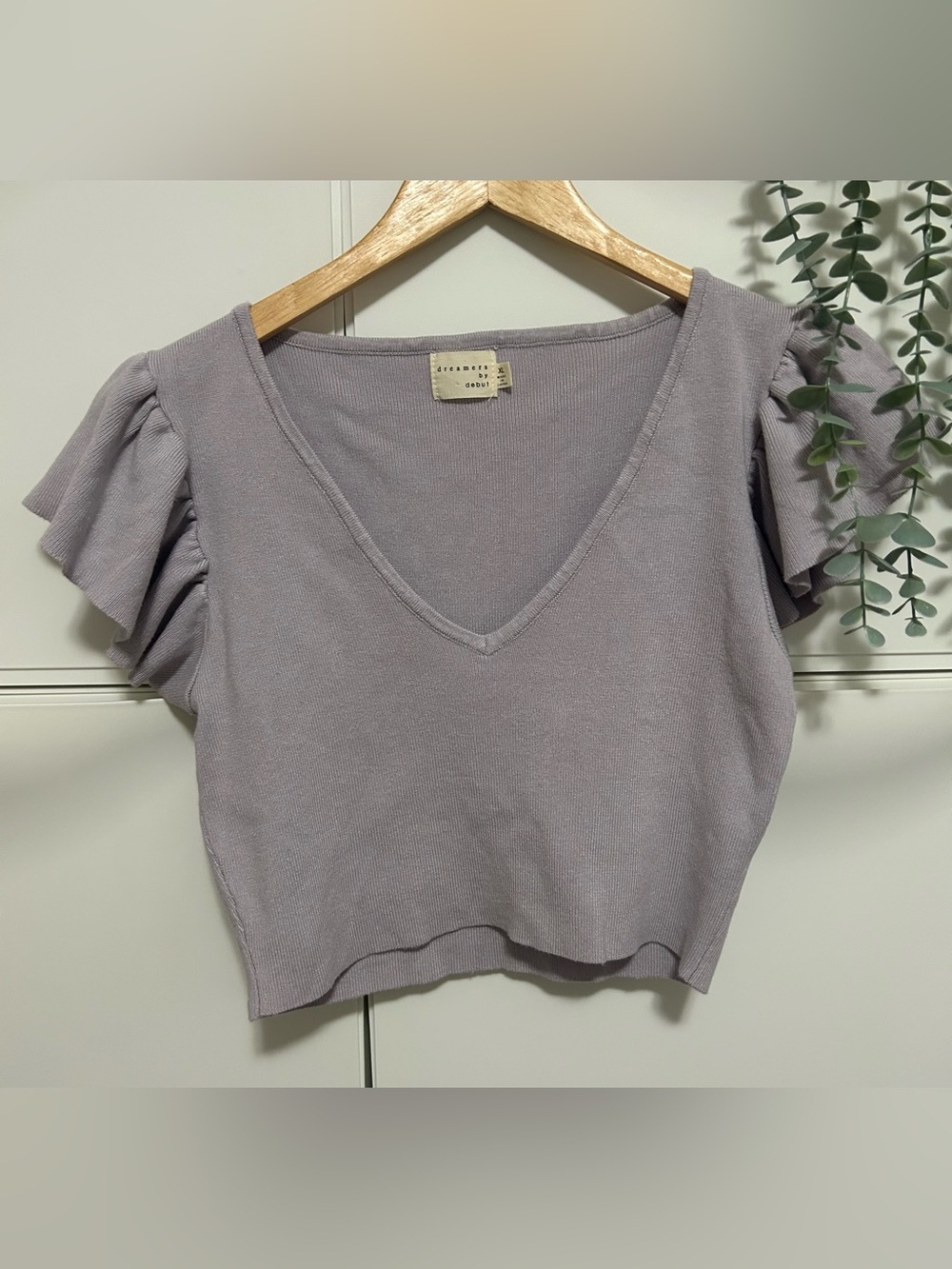 DREAMER Textured V-Neck Crop Top in Lilac